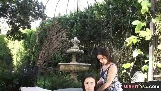 Die Fetischfotze gefesselt und gebumst