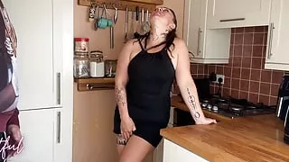 Milf pissed right in front of me before fucking me