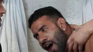 Referee Mateo Zagal Puts Himself In The Middle & Starts Blowing The Players' Dicks To Stop Them Arguing - MEN