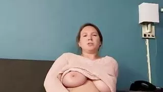 I left this video of me fucking myself hardcore in a pink sweater to my 64f lesbian housekeeper with her tips