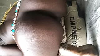 Sexy goddess showing off her nice African body whiles strangers r passing by