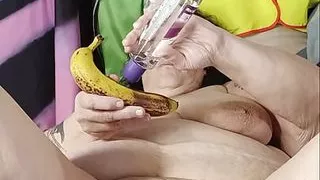 This Dirty Trailer Trash Country Hefder Fucks the Food in Her Ass N Pussy Better in This Garden of Hot Sunny Weather