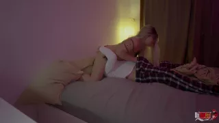 Stepmom Asks For Help, And I Lick Her Pussy So I Can Fuck Her And Cum On Her 7 Min