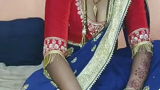 Left sister-in-law of Indian village in Lal Saari, left aunty of Indian village in Lal Sari