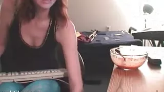 Lonely Brunette Babe Posing Her Sexy Feet While Playing Games