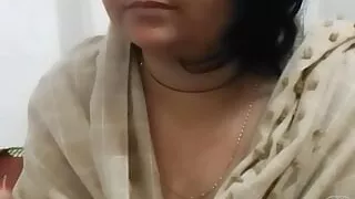 Indian smoking sister-in-law naked sexy bhabhi caught by brother-in-law taking bath (Hindi audio)