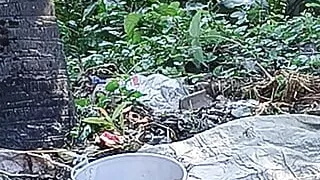 Desi Sexy Bhabhi Summer Season Bathing Nude Video