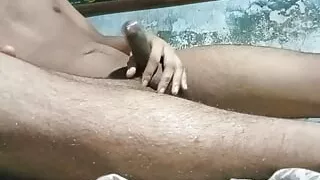 Bhabhi ko chuch ko dekh kar mutthi mari