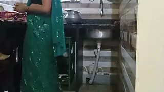 Desi bhabi ki kitchen me chudai video with brother in law