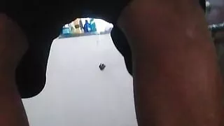 Sex ka Bhukha apni bhabhi Ko Dekhkar bathroom mein jakar Muth Marne Lag Gaya Ghar per koi nahin tha