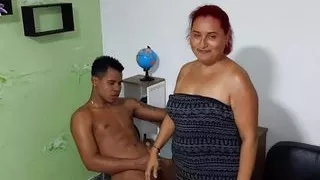 Stepmom I love that you suck my dick