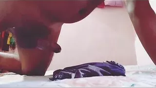 Seeing the sister-in-law bathing, the cock stood up and started having sex with her panties