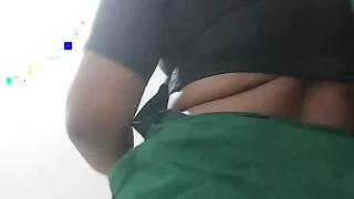 Dirty tamil aunty in saree and tight blouse ????