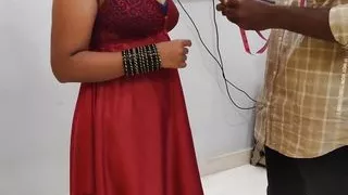 Indian Mumbai Tailor Fucks His Customer in Home