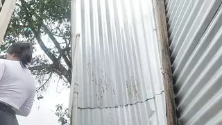 Woman Filmed in Beach Booth(LATINA BBW)