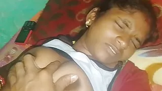 Desi Hot mallu aunty Boobs pressing