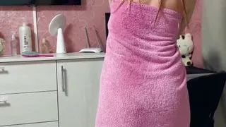 A Girlfriend Was Going on a Date, and He Took and Cum on Her Hair