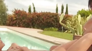 Asian Girlfriends Getting Naughty Outdoors In Asia