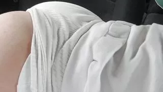 Hottie fell with her mouth on the dick of the gifted in the market parking lot