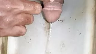 Hot Dick pissing