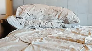 Teen amateur solo rubbing her pussy masturbating and fucks