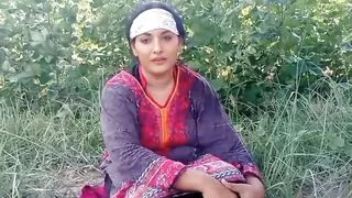Desi village Randi girl sex in jungle Randi girl ko choda jungle ma