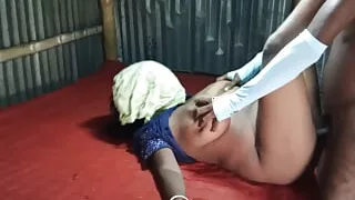 Desi bhabhi ki chuchi pakad ke chudai ki