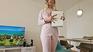 CUM to the neighbor on the 4th floor, she asked me for wifi, she left full of CREAMPIE.