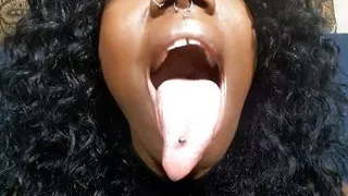 Ebony with Long Tongue Face Licking ChyLatteXXX