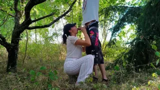 Je le suce et recrache son sperme