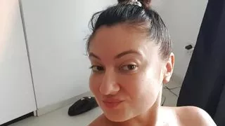 Masturbating on the chair so I'm nice and spread open my pussy for you!!