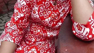 Public pickup Indian girl part 1