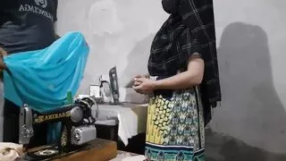Beautiful Muslim Girl Gets Ass Fucked By Tailor, indian darji ne gaand mari