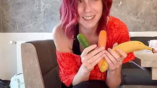 Is that too much now?? How does it feel, what fits in it ??