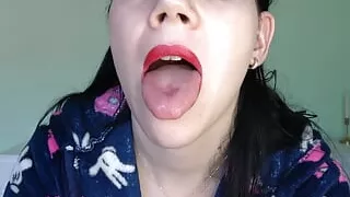 Giantess Anna Found a New Victim