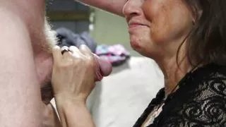 Sexy MILF Candi Annie Returns to XHamster!