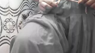 Aunty put carrot in her pussy, Aunty quenched thirst with carrot