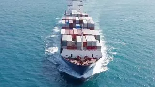 The interweaving of sea breeze and secrets, unsatisfied love! Who can understand the loneliness of being alone in an empty room?