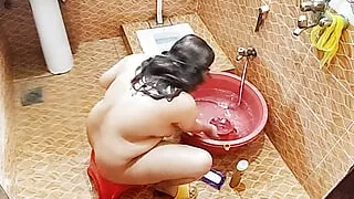 Pakistani bigass step mom in shower and help from stepson