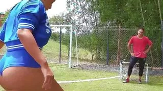 Lina Henao fucking outdoors on the public sports field with her soccer coach Dani Clark. Football!!