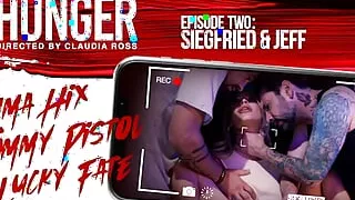 Super Mega Babe Invites Guy In For A Hot Fuckin Threesome