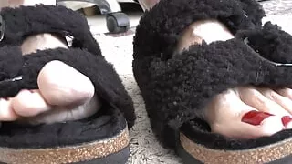 Toe Fetish - Toes Wiggling Black Fur Slippers Part 11