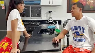 I Fuck My Girlfriend's Stepsister Rich in Exchange for Not Telling My Girlfriend Anything