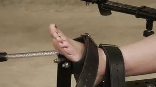 Hitachi sticks hard to her pussy and makes her cream