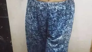 Fuck me hard Indian Baazi wife fingering big ass in bathroom sharing cheating schoolgirl Hindi viral MMM