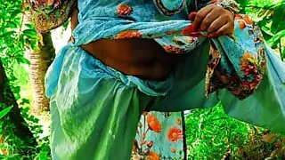 I called the neighbor aunty from outside and had fucked.