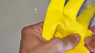 Latex Cleanining with begloss