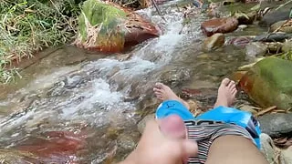 I fuck unknown hard in the forest while watching me from the stone and end up giving her a delicious fuck with my huge penis