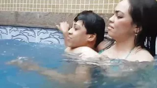 Underwater Fetish - Air Control and Practice on the Swimming Pool by Jessica and Slave Bianca