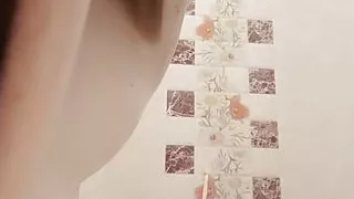 Bhabhi Bathroom Nangi Nahate Chori Video Banaya